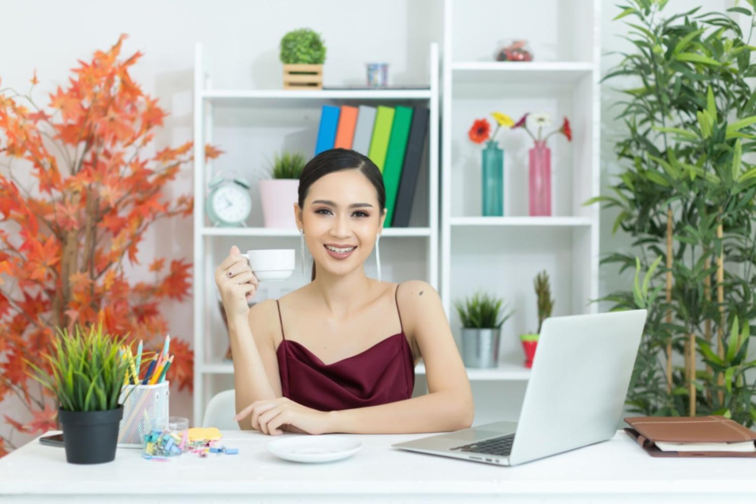 Spazio di lavoro professionale lorazivona a Palermo